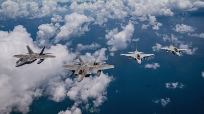 ABD'nin Orta Doğu’ya en büyük hava gücü sevkiyatını 2003 Irak