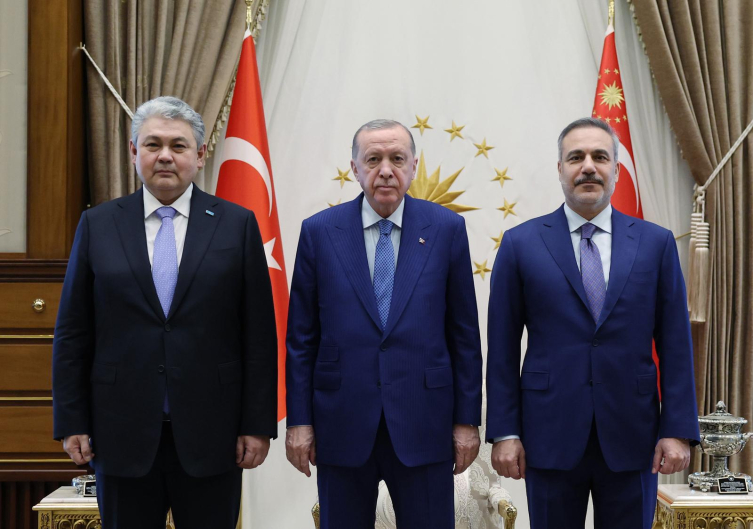 Cumhurbaşkanı Erdoğan, Dışişleri Bakanı Hakan Fidan